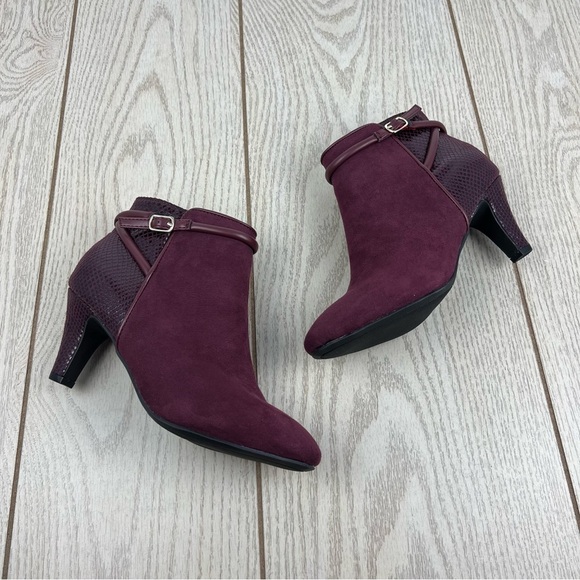 Karen Scott Women's Melinaa Reptile Buckle Detailed Booties 7M Wine MC $70 - Picture 4 of 10